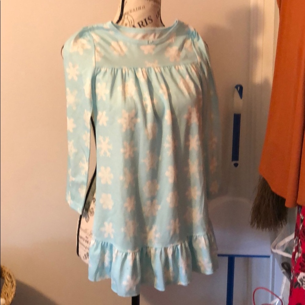 Girls' Oshkosh nightgown, size 6